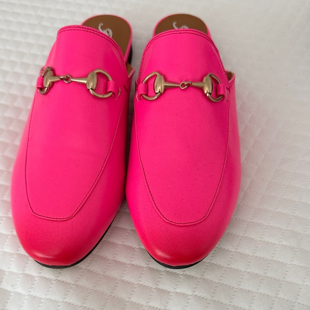 WOMENS HOT PINK MULES SIZE 10 NWOT